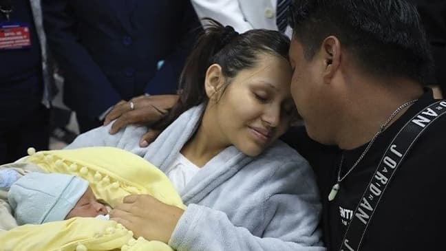 Әлемде төртінші рет қана болып тұрған ғажап: Перуда бауырда дамыған сәби дүниеге келді