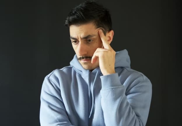 ucenye-nazvali-ziznennye-reseniia-kotorye-sloznee-vsego-priniat